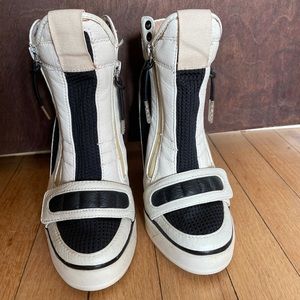 Will be donated on 4/1!! LAMB black/white leather platform sneaker booties